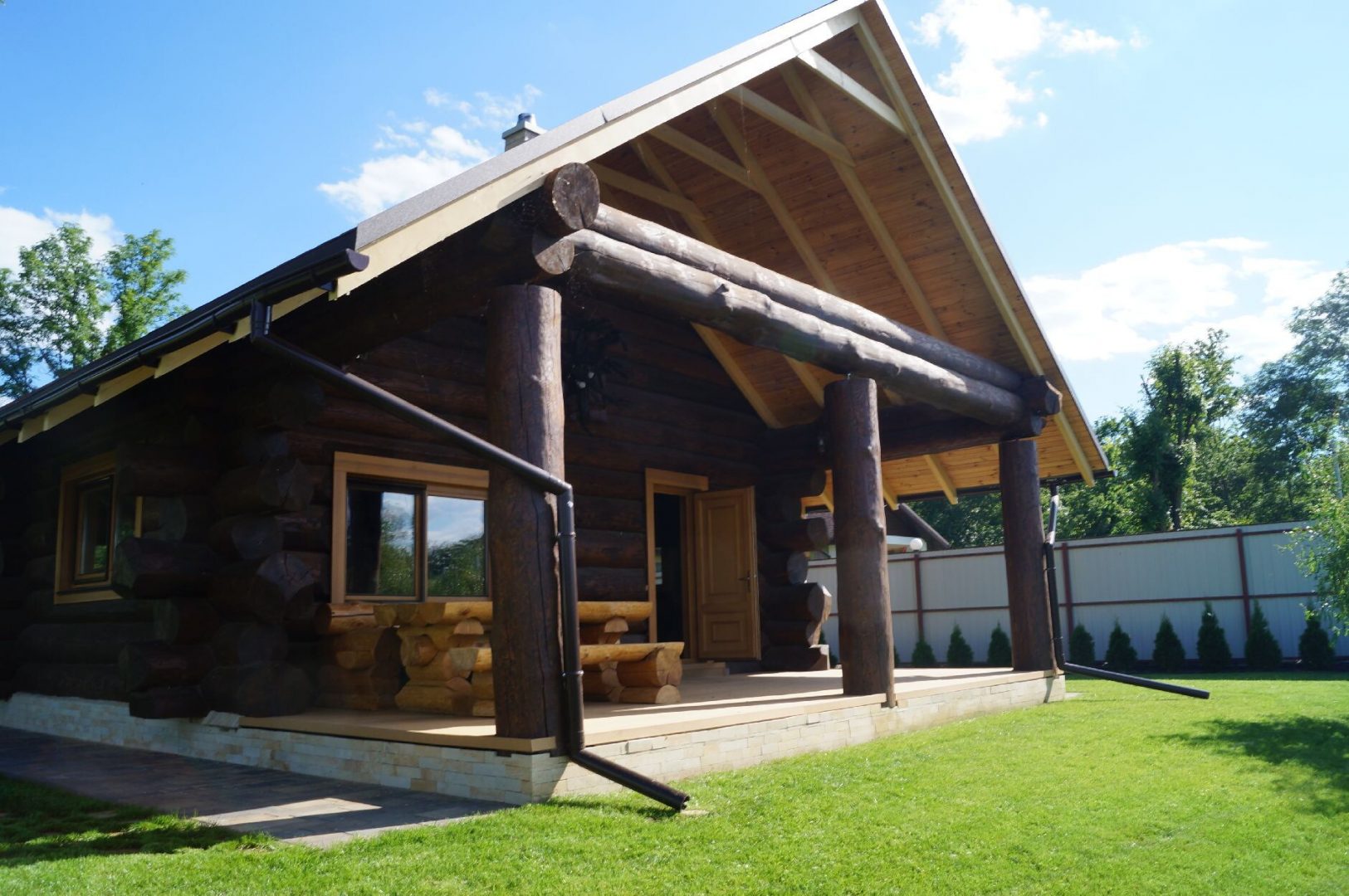 Строительство дома из рубленного бревна